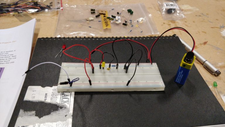 Static electricity sensor